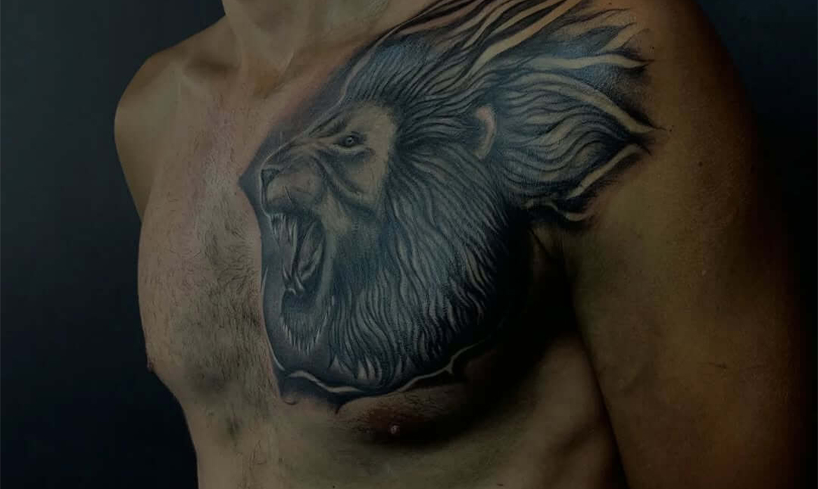 Тату з унікальним авторським підходом: Фото оригінального татуювання, виконаного в тату студії в Волинській області, яке поєднує техніки олдскул, реалізм, мінімалізм та сучасні тренди, створене для тих, хто шукає індивідуальність, креатив і високоякісне мистецтво – для аудиторії з Луцька, Ровно, Львова, Івано-Франківська та Чернівців